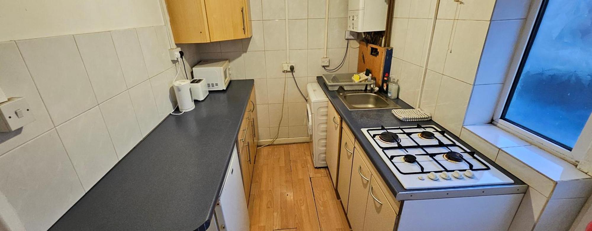 No Frills & Nothing Fancy 1 Bed Studio City Centre คาร์ดิฟฟ์ ภายนอก รูปภาพ